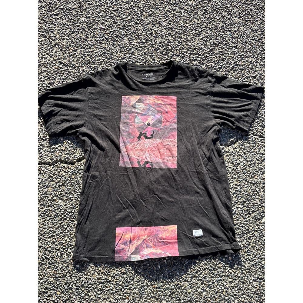 Akomplice abstract art all over print Large Black skate tee